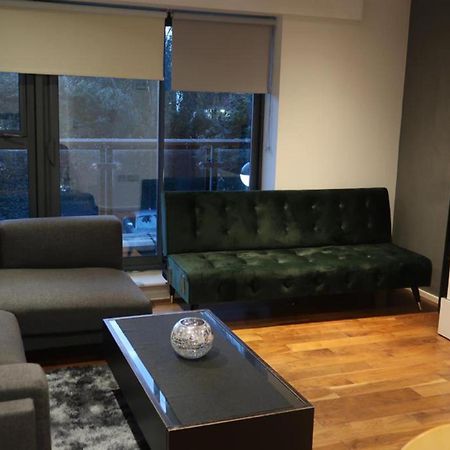 Immaculate 1-Bed Apartment In 런던 외부 사진
